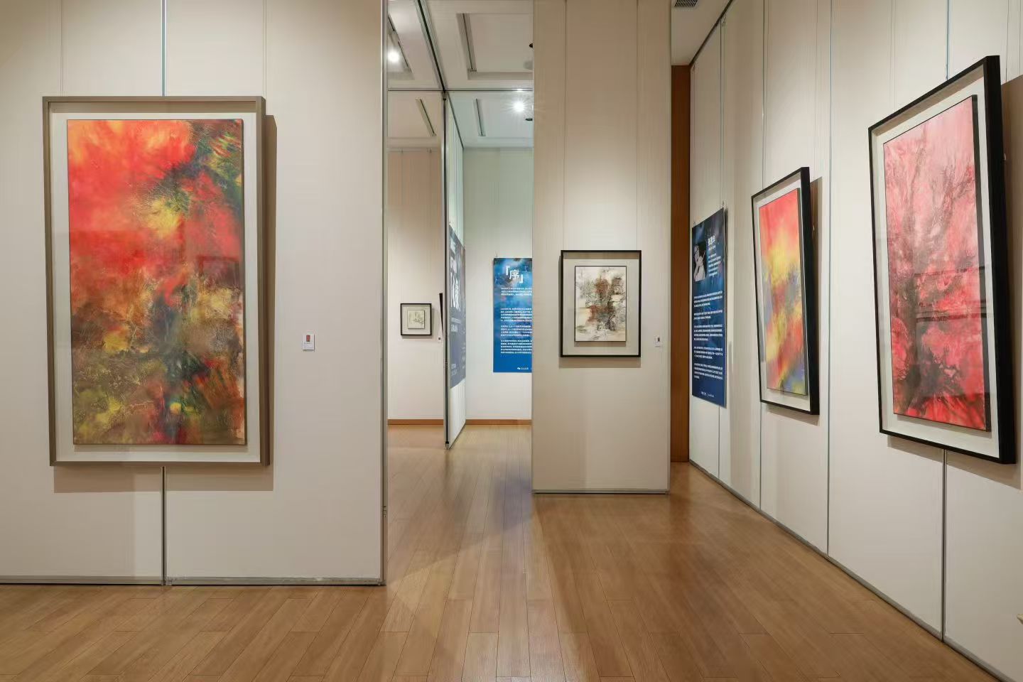 心象展览红色纸本作品陈列现场